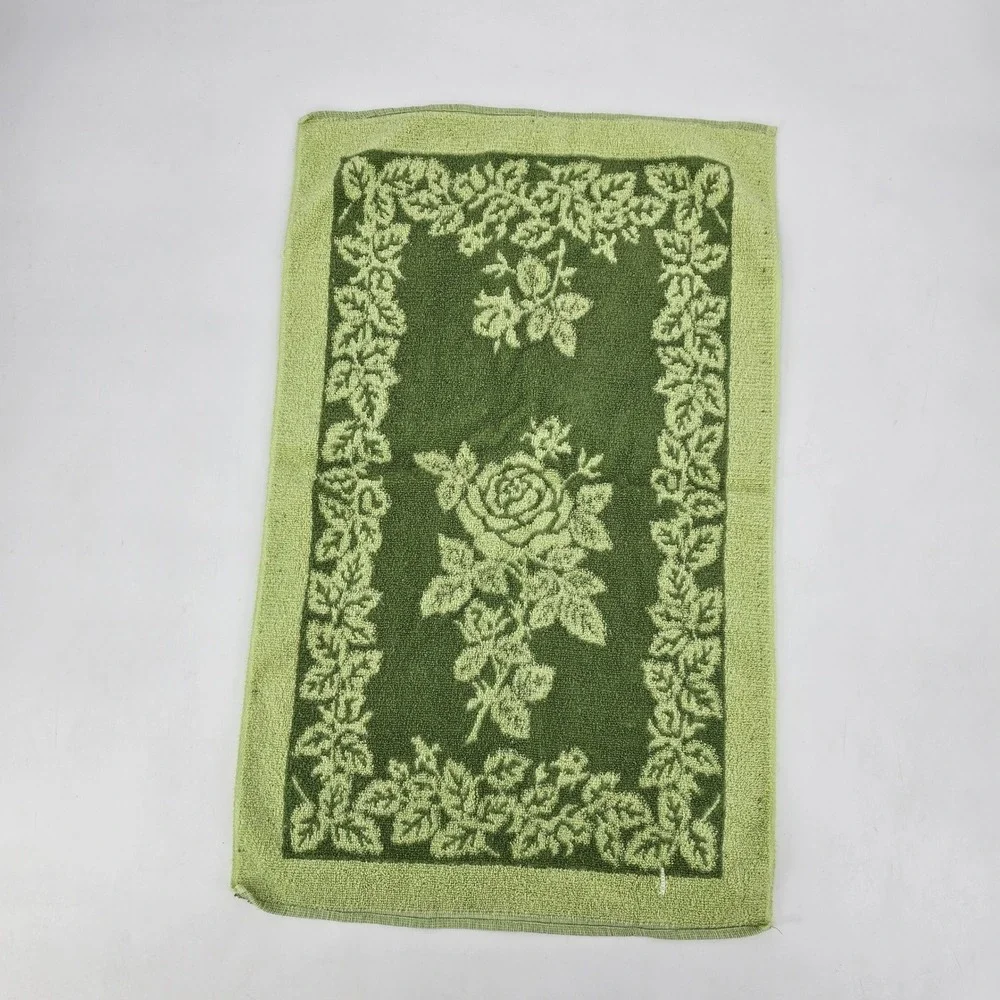 Vintage 1970s Green Rose Floral Hand Towel Avocado Olive Retro Cottagecore 25